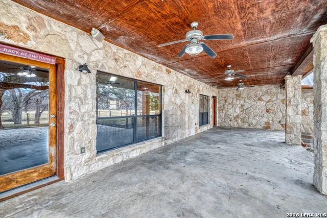 498 Camino Del Rancho Concan, TX 78838