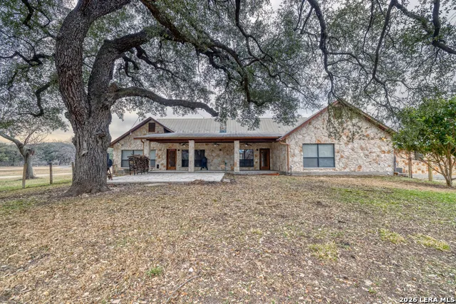 498 Camino Del Rancho Concan, TX 78838