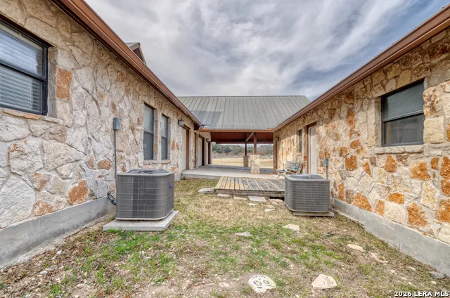 498 Camino Del Rancho Concan, TX 78838