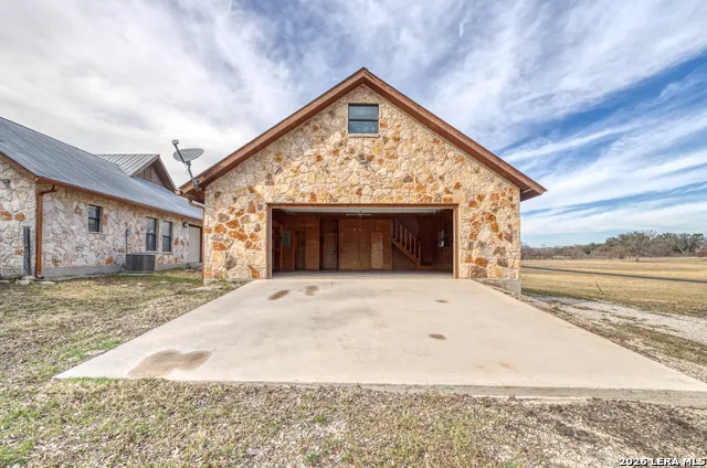 498 Camino Del Rancho Concan, TX 78838
