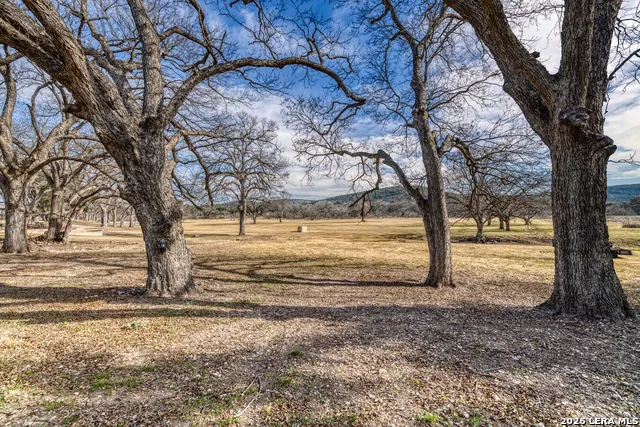498 Camino Del Rancho Concan, TX 78838