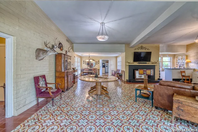 19967 Tx- 127 Concan, TX 78881