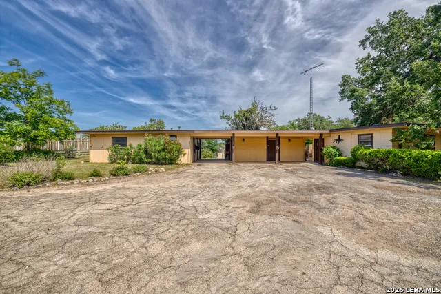 19967 Tx- 127 Concan, TX 78881