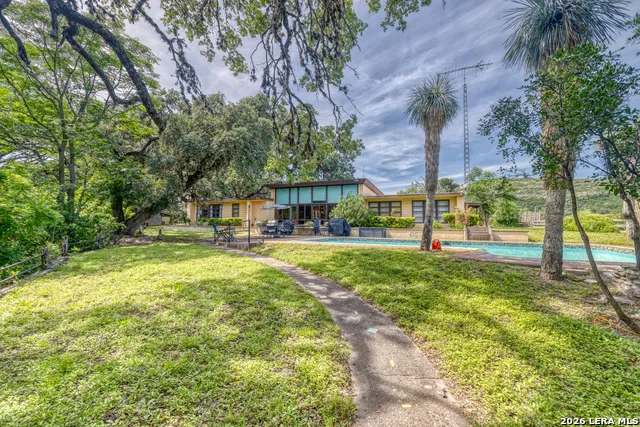 19967 Tx- 127 Concan, TX 78881