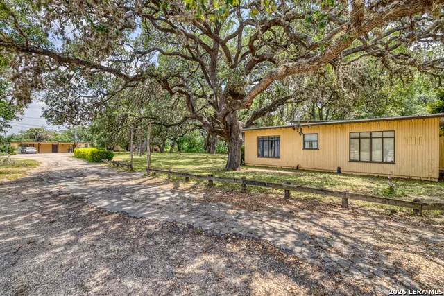 19967 Tx- 127 Concan, TX 78881