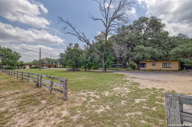 19967 Tx- 127 Concan, TX 78881