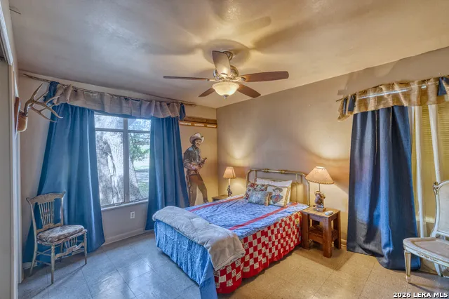 19967 Tx- 127 Concan, TX 78881