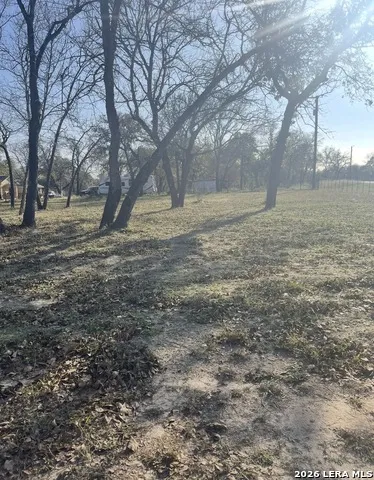 1075 Clear Lake Loop