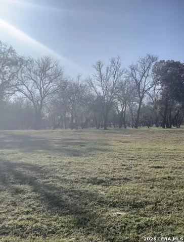 1075 Clear Lake Loop Poteet, TX 78065