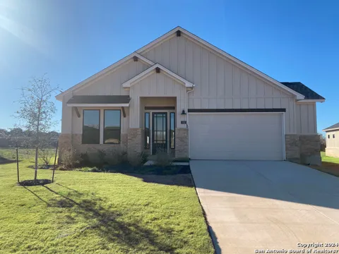 152 W Magnolia Circle