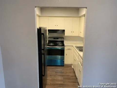 520 GENTLEMAN Unit 4 Balcones Heights, TX 78201