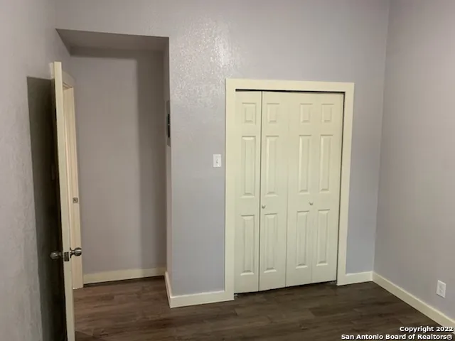 520 GENTLEMAN Unit 4 Balcones Heights, TX 78201