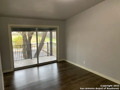520 GENTLEMAN Unit 4 Balcones Heights, TX 78201