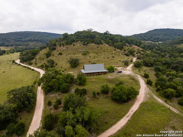 1616 mickle creek Medina, TX 78055