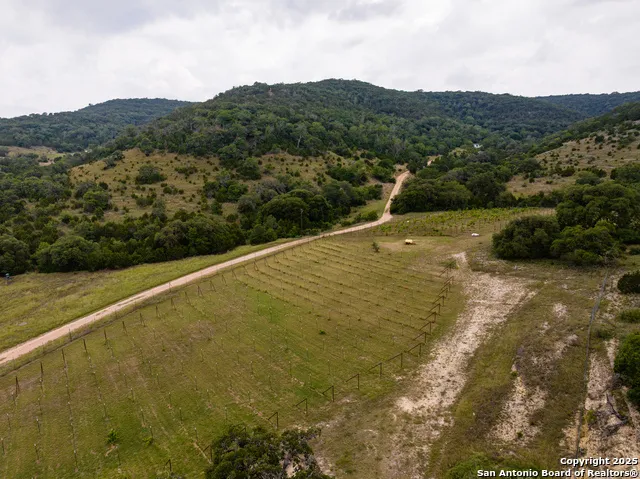 1616 mickle creek Medina, TX 78055