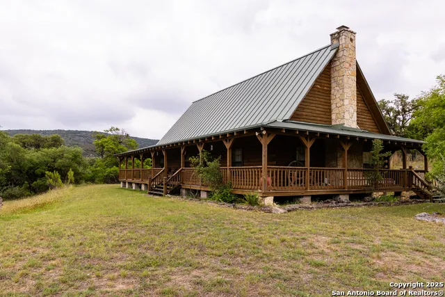 1616 mickle creek Medina, TX 78055