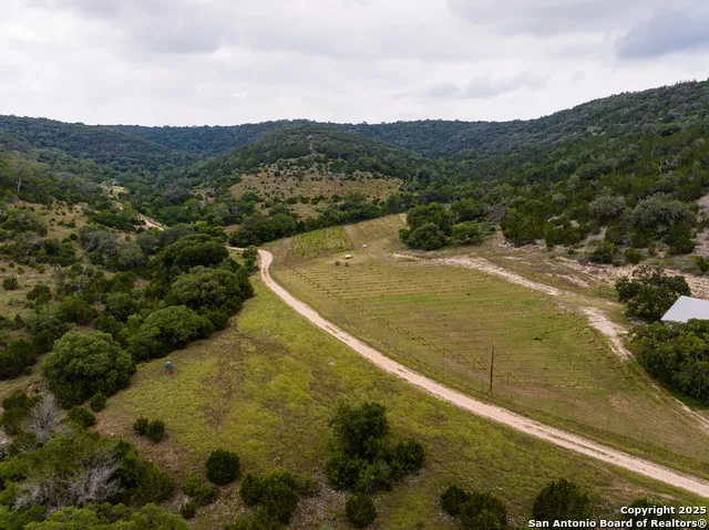 1616 mickle creek Medina, TX 78055