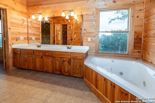 599 Mountain View Road Utopia, TX 78884