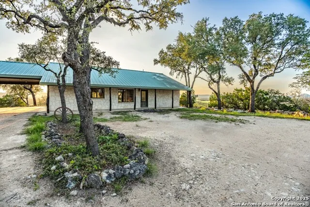 599 Mountain View Road Utopia, TX 78884
