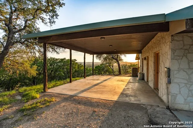 599 Mountain View Road Utopia, TX 78884