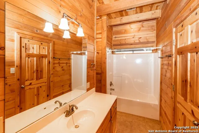 599 Mountain View Road Utopia, TX 78884