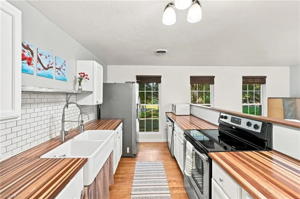 7606 Bailey Lane Liberty, NC 27298