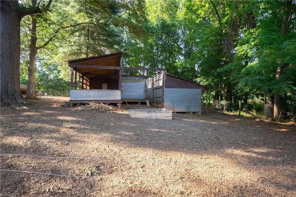7606 Bailey Lane Liberty, NC 27298