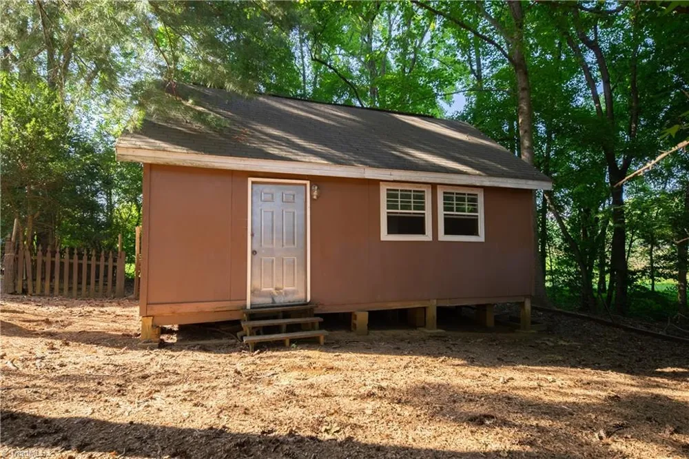 7606 Bailey Lane Liberty, NC 27298