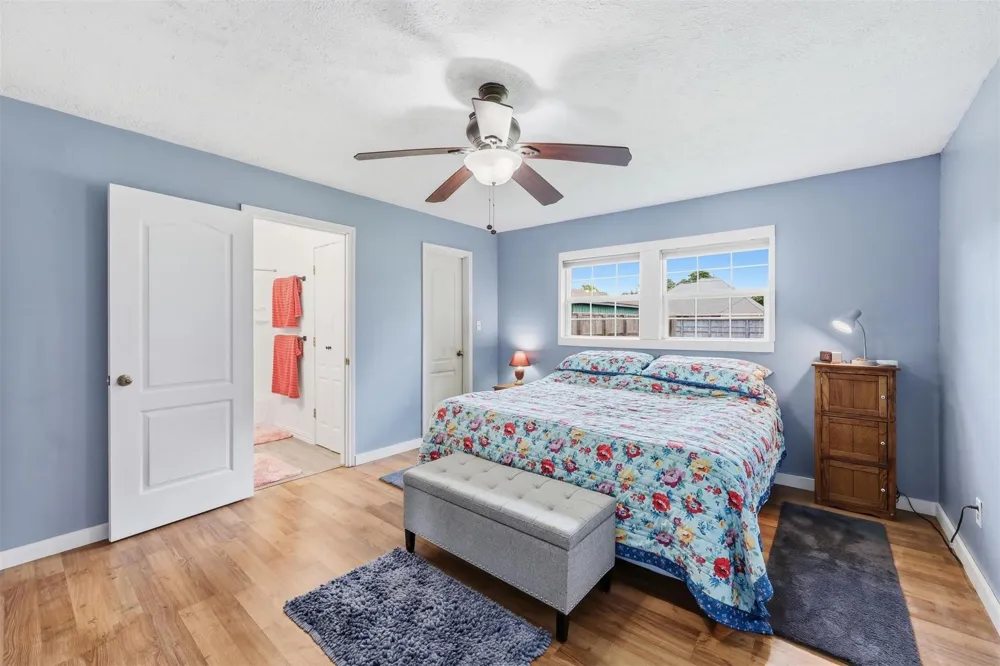 186 Poinsettia Street Bridge City, TX 77611