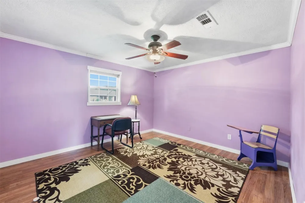 186 Poinsettia Street Bridge City, TX 77611