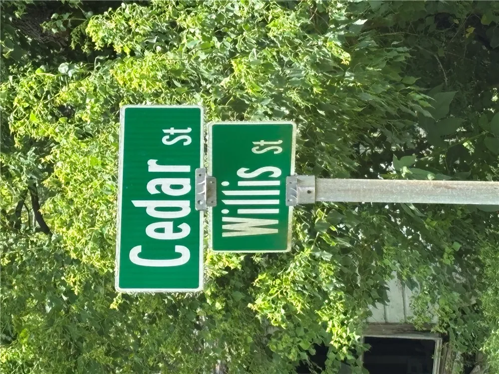 206 Cedar Calvert, TX 77837