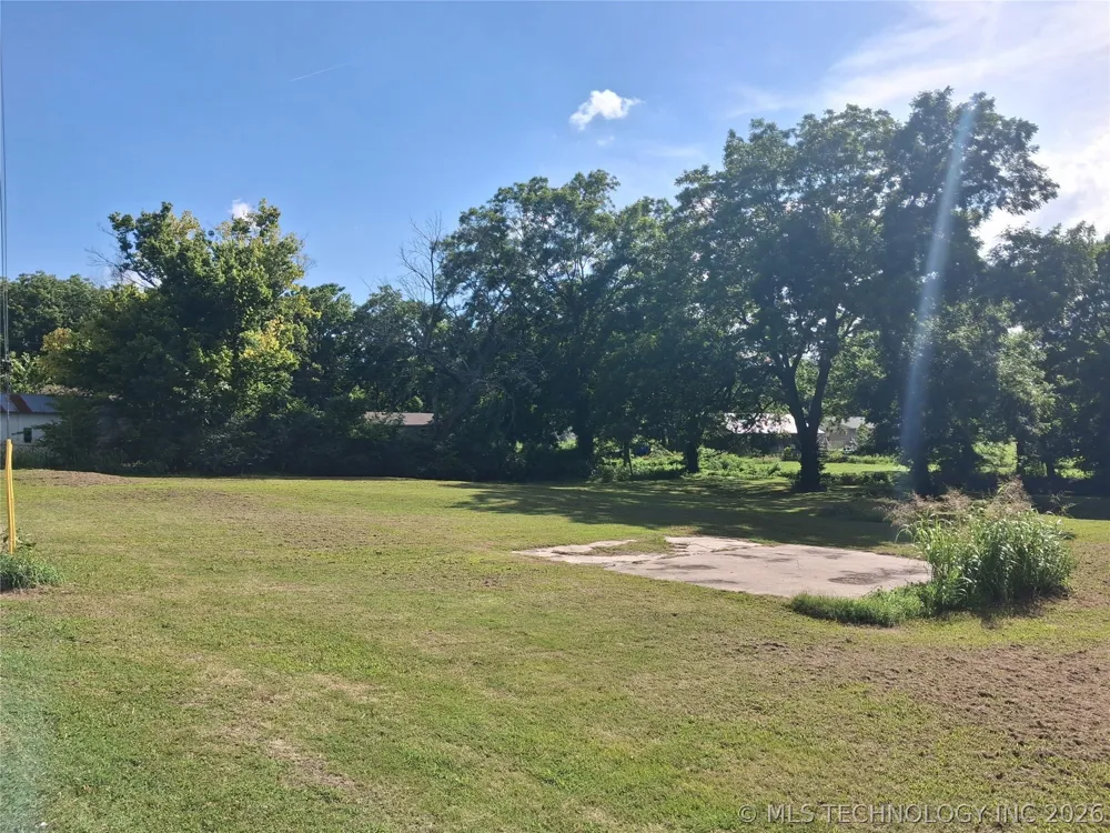 514 W Creek Checotah, OK 74426