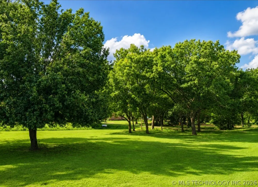 514 W Creek Checotah, OK 74426