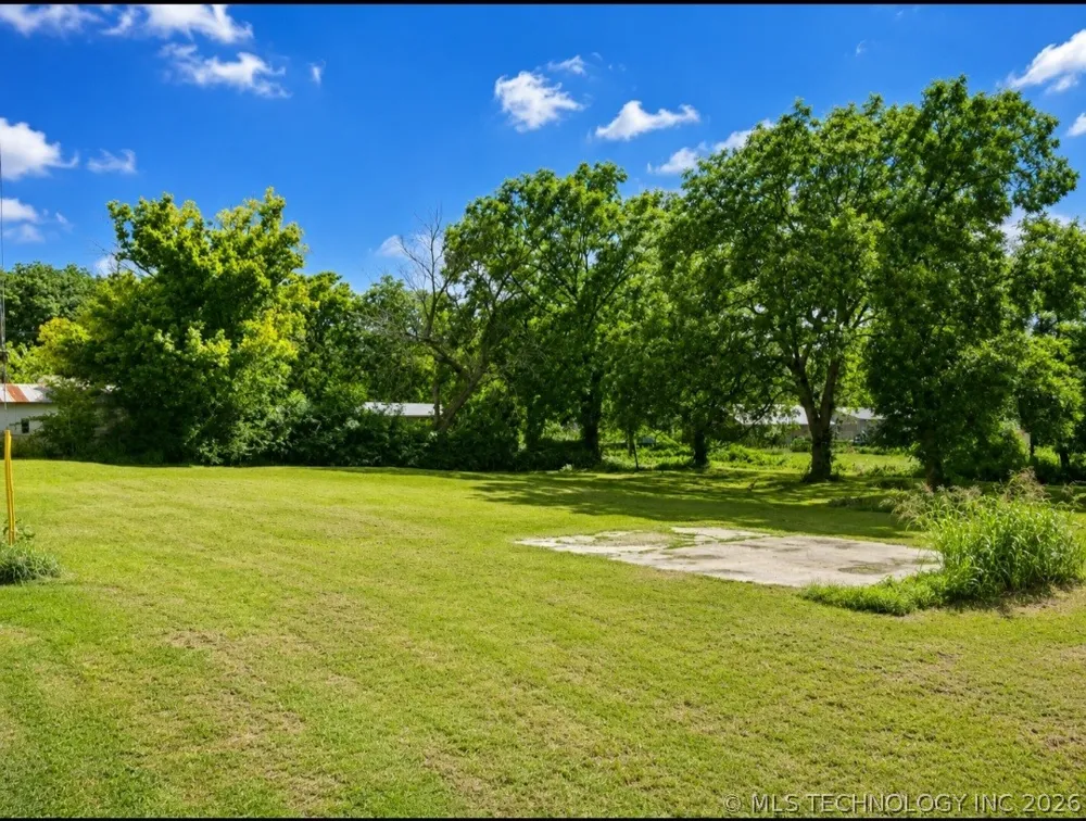 514 W Creek Checotah, OK 74426
