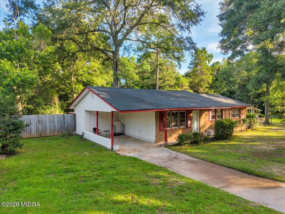 413 Davis Drive Centerville, GA 31028