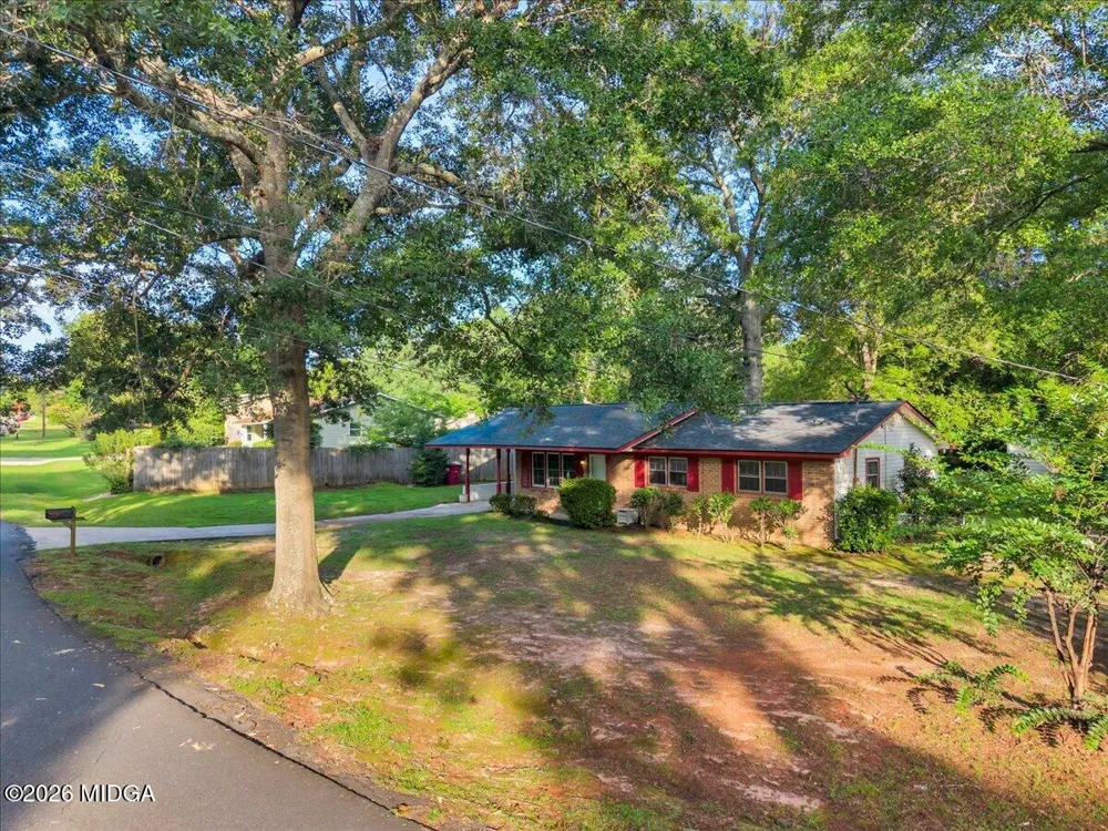 413 Davis Drive Centerville, GA 31028