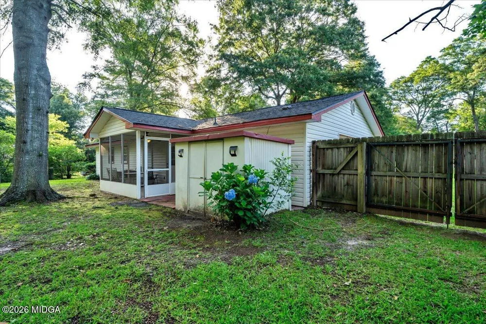 413 Davis Drive Centerville, GA 31028