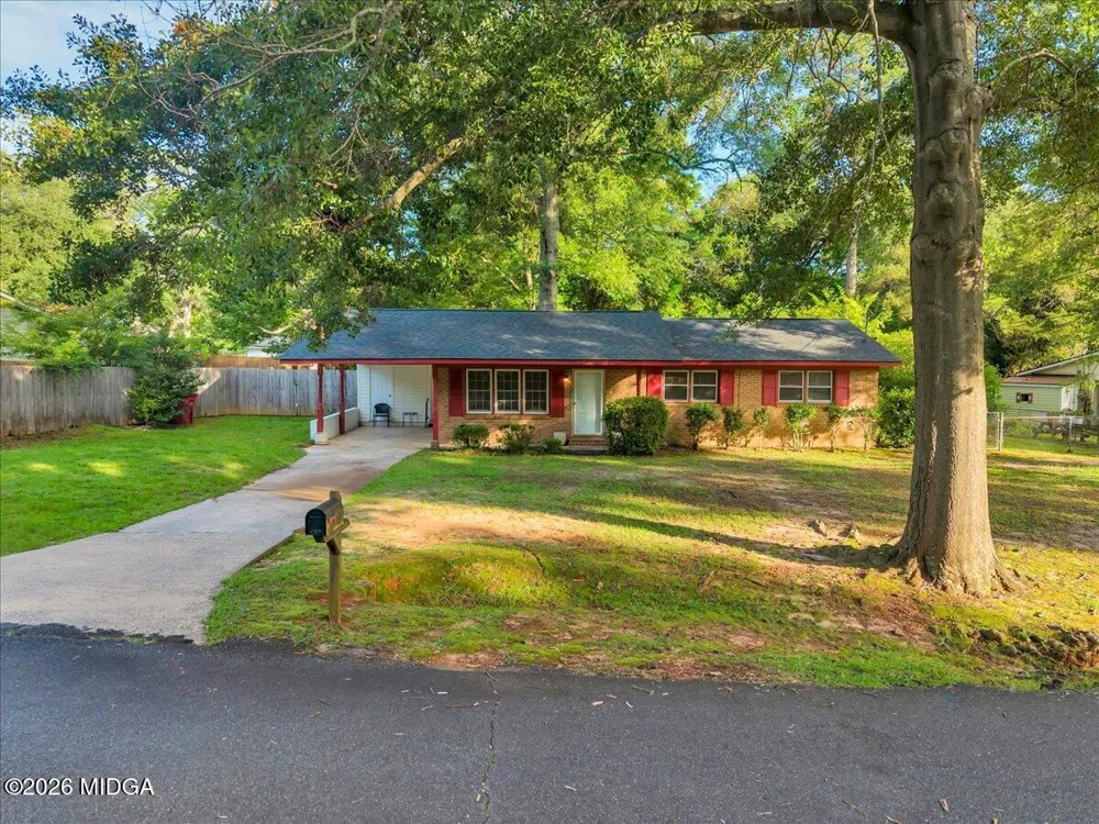 413 Davis Drive Centerville, GA 31028