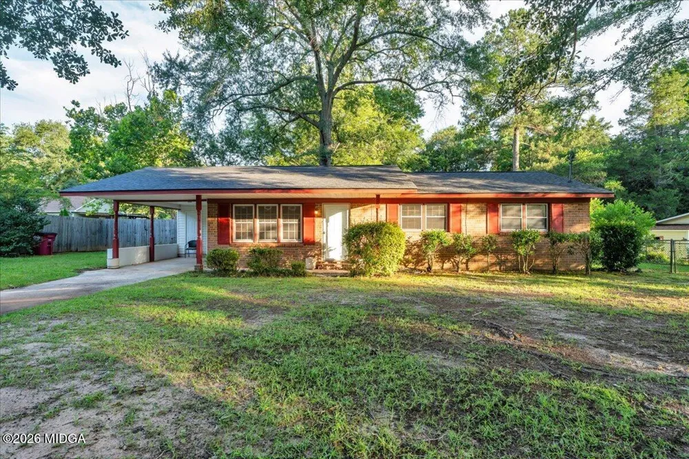 413 Davis Drive Centerville, GA 31028