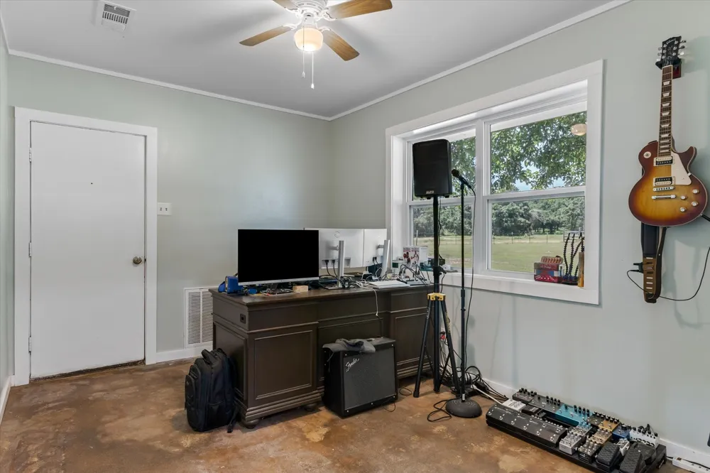 800 Vz County Road 4105 Canton, TX 75103