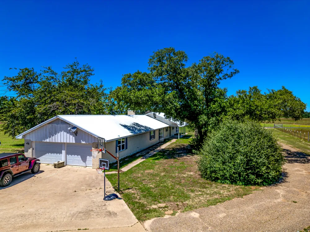 800 Vz County Road 4105 Canton, TX 75103