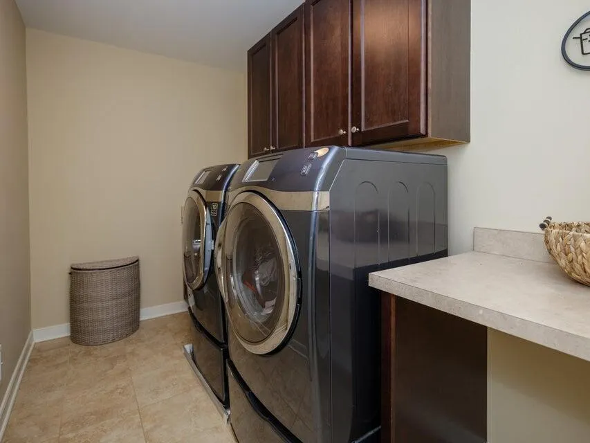 4019 Tullymore Pointe Portage, MI 49024