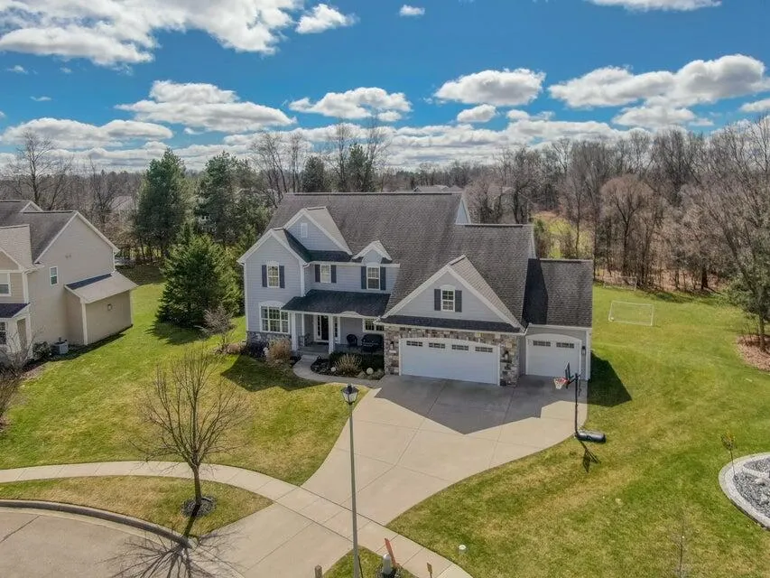 4019 Tullymore Pointe Portage, MI 49024