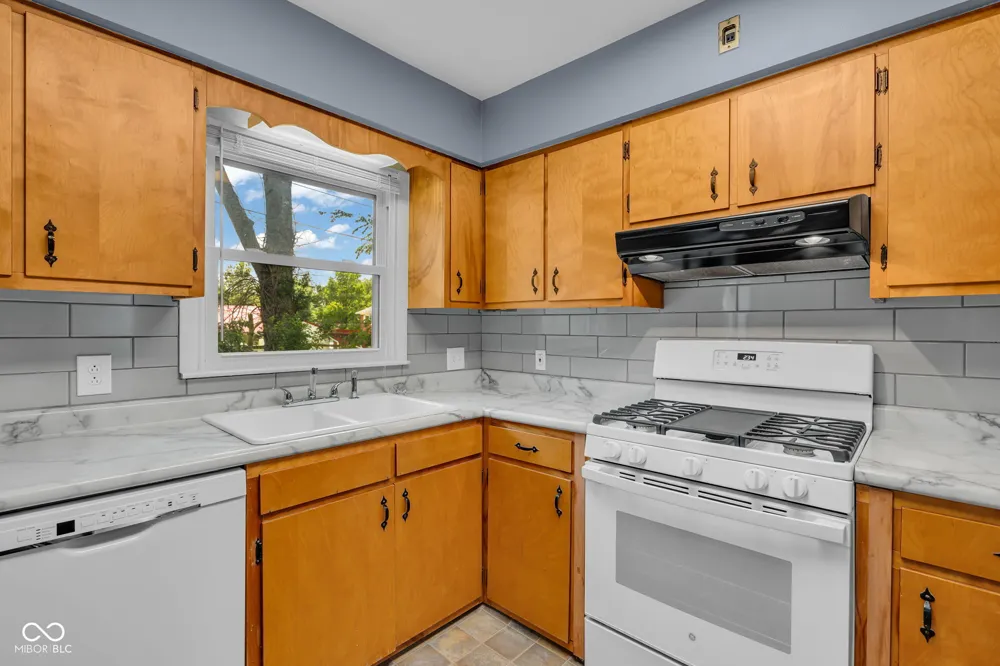 8 Paradise Lane Greencastle, IN 46135