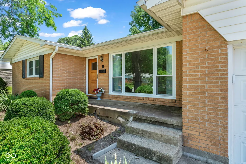 8 Paradise Lane Greencastle, IN 46135