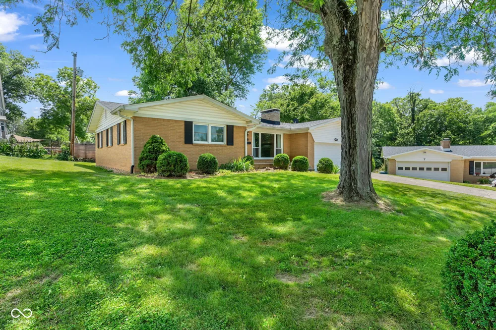 8 Paradise Lane Greencastle, IN 46135