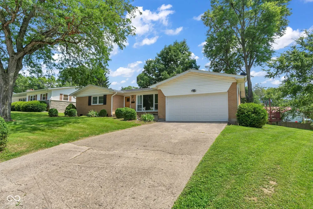 8 Paradise Lane Greencastle, IN 46135
