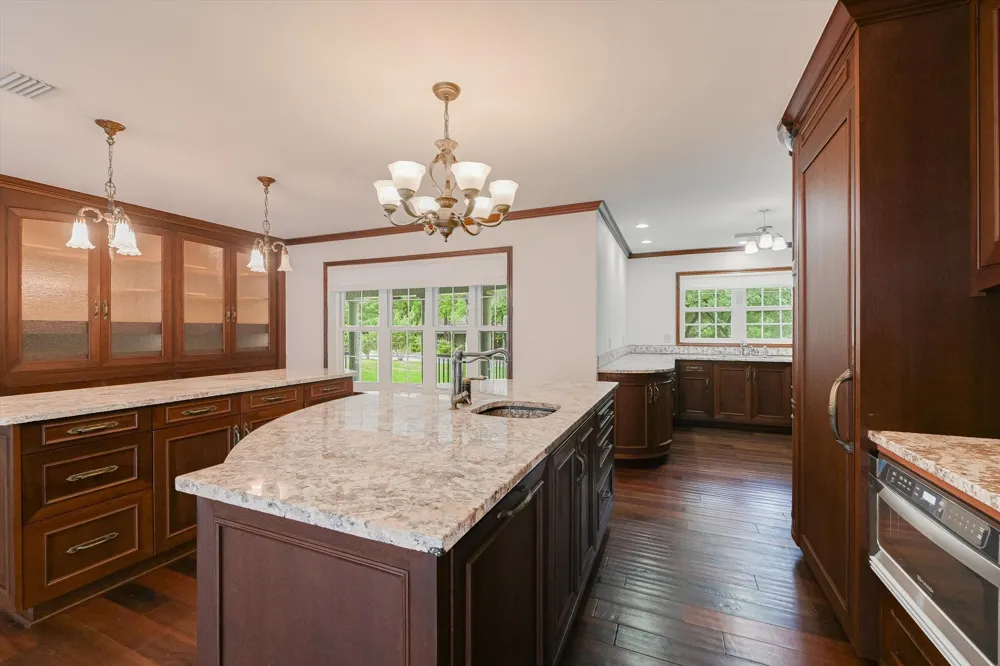 11906 Arch Hill Drive Austin, TX 78750