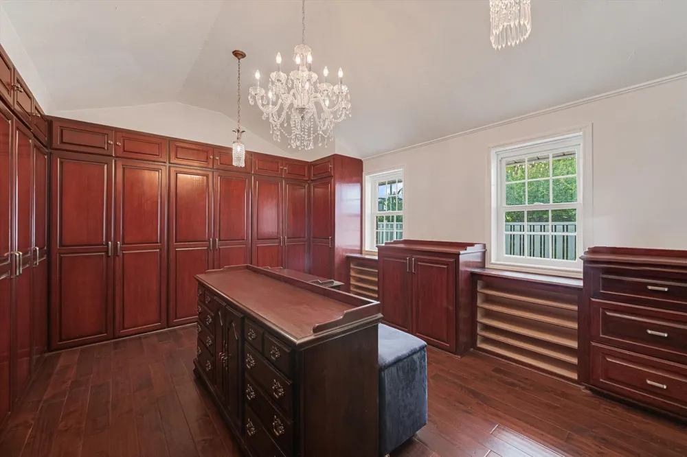 11906 Arch Hill Drive Austin, TX 78750