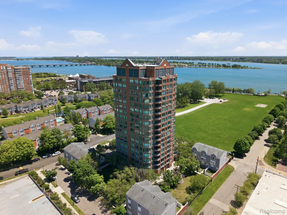 3320 Spinnaker Lane #7A Detroit City, MI 48207